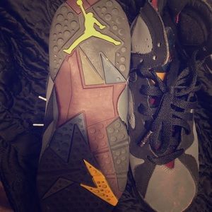 Kids Size 4 Jordan Bordeaux